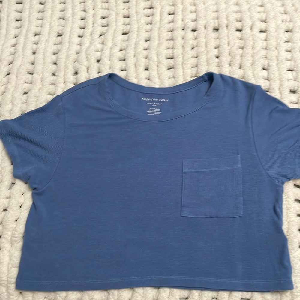 american eagle XS cropped t-shirt